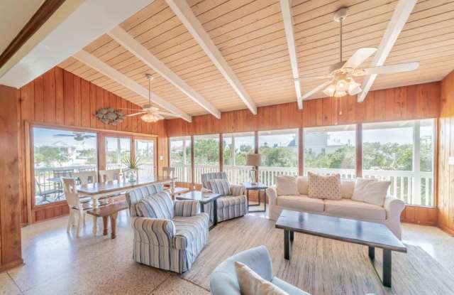 186 S Wall Street - 186 South Wall Street, Walton County, FL 32461
