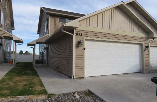 3 Bedroom/ 3.5 Bathroom Townhome in the Heights! - 633 Presidents Place, Billings, MT 59105