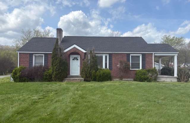 Auburntown TN - 1700 SF, 3BR/2BA, Full Basement, 2 Car Garage, 1 Acre - 661 East Poplar Bluff Road, Auburntown, TN 37016