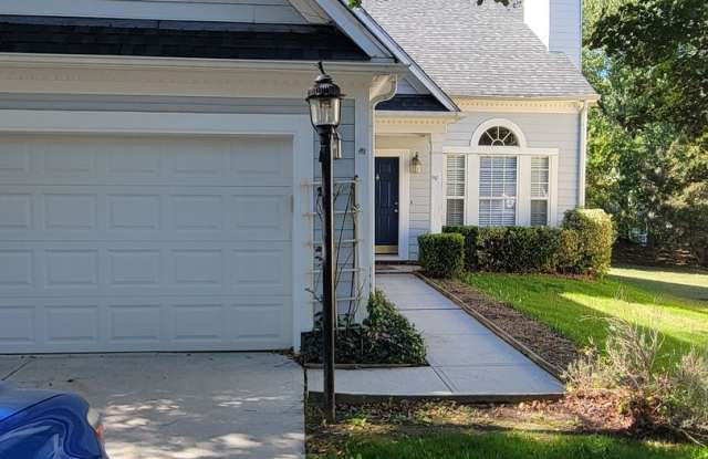 Wonderful 3br/2.5ba home in Holly Springs, bonus room, Available Now! Gallery 1