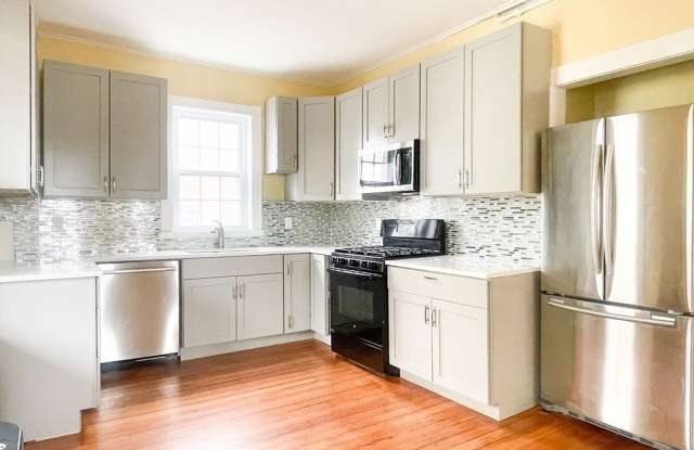 381 Centre St 2 photos photos