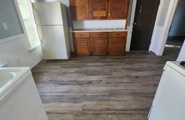Upper 3 bedroom east side photos photos