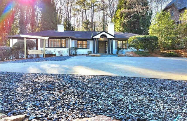 4044 Northside Drive Gallery 2