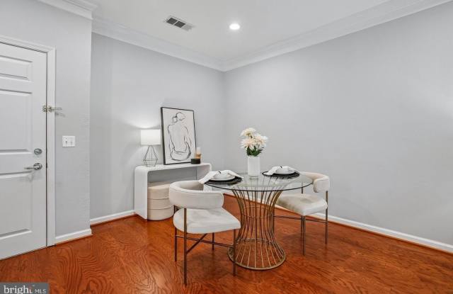 1571 SPRING GATE Drive Gallery 2