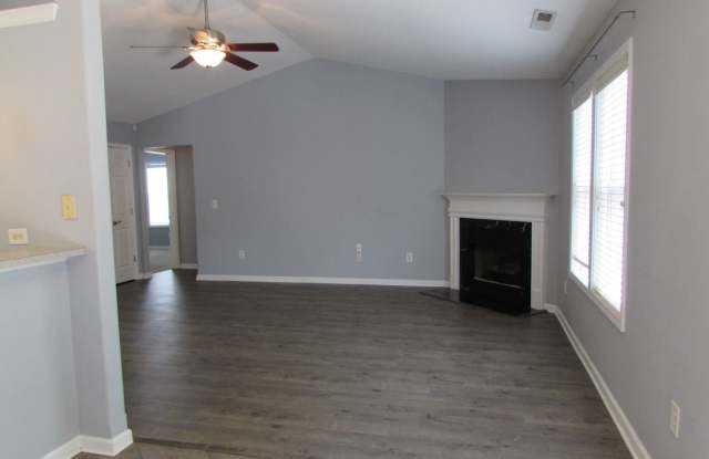 114 Sawhorse Drive Gallery 3