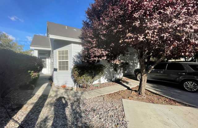 Nice single story, 3 bedroom, 2 bath plus 2 car garage home Gallery 1