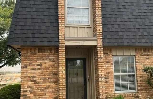 116 Meadow View Drive - 116 Meadow View Drive, Cleburne, TX 76033