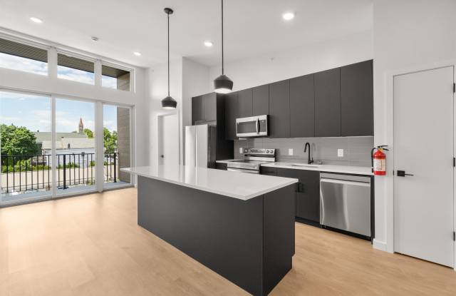 952 BROADWAY photos photos