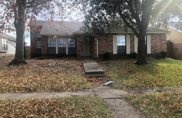 6918 Christina Ln - 6918 Christina Lane, Garland, TX 75043