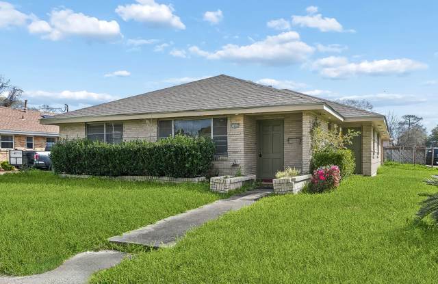 2486 Hyman Pl photos photos