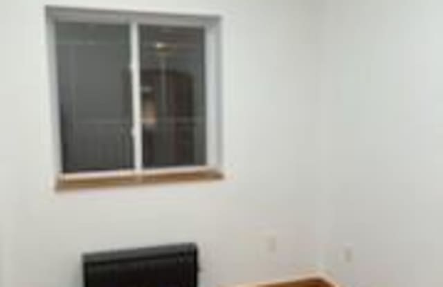 2435 Hubbard Street Gallery 3
