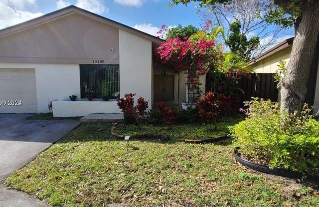 13456 SW 108th St Cir N - 13456 Southwest 108th Street Circle North, The Crossings, FL 33186