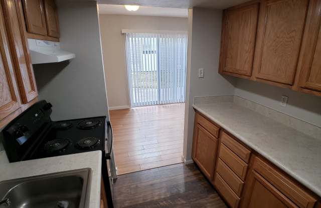 3311 S Monaco Pkwy Apt B Gallery 4
