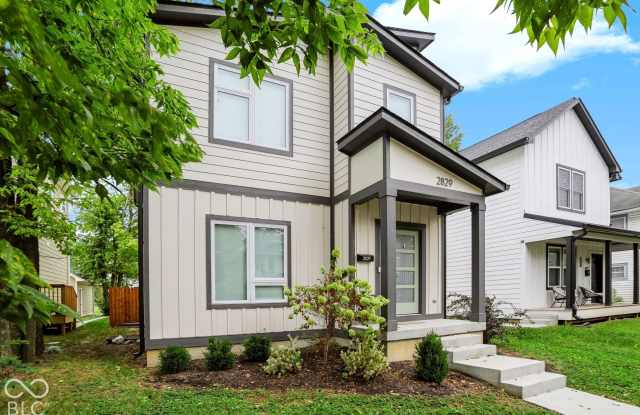 2829 Macpherson Avenue Gallery 3