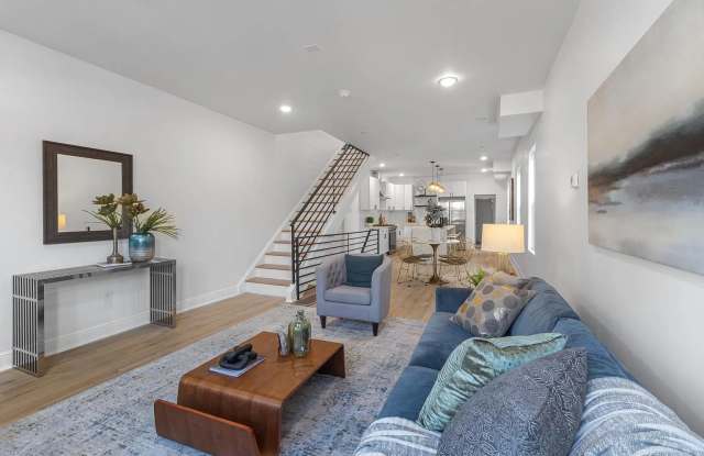 2926 West Thompson Street photos photos