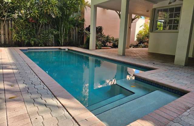 9441 NW 47th Ter photos photos