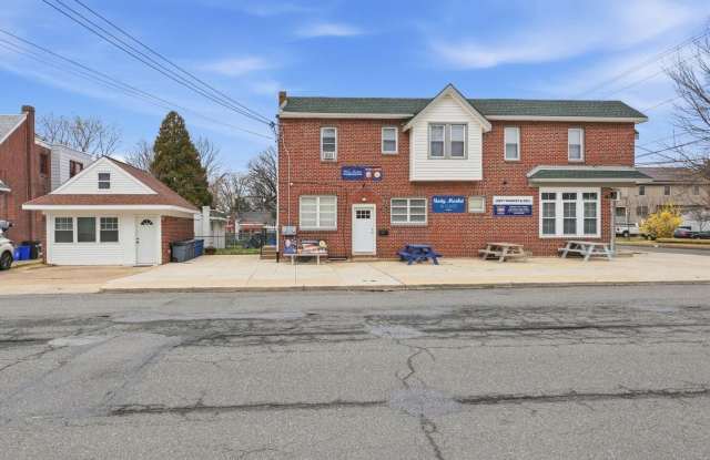 222 HARTEL Avenue Gallery 2