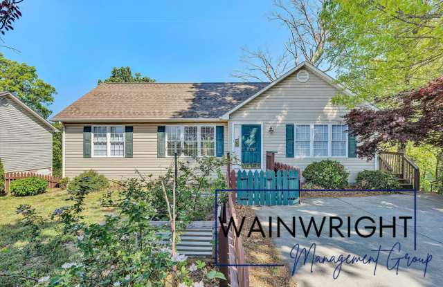 Charming Ranch Convenient Location photos photos