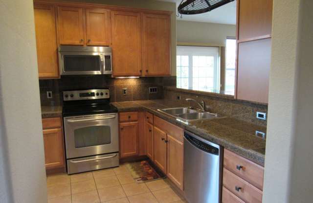 14185 Lakeview Ln Gallery 3