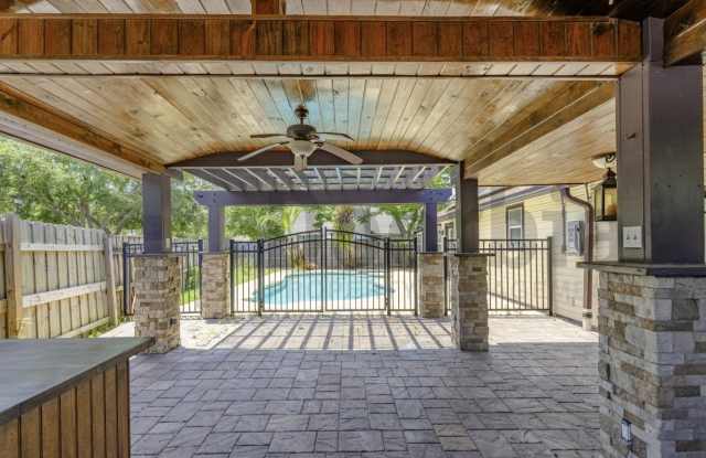 2162 Saint Martins Dr E photos photos