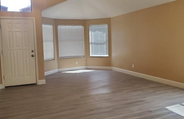 1737 E MORGAN Court Gallery 4