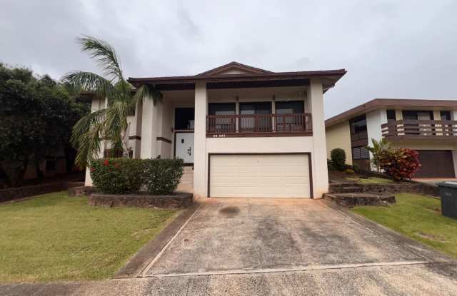 Completely Renovated/Spacious/ 4/3 Split Level Home - Royal Summit - 98-595 Aloaliʻi Street, Pearl City, HI 96701