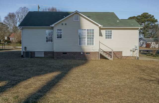 Amazing 3 bedroom home in Downtown Zebulon Gallery 3
