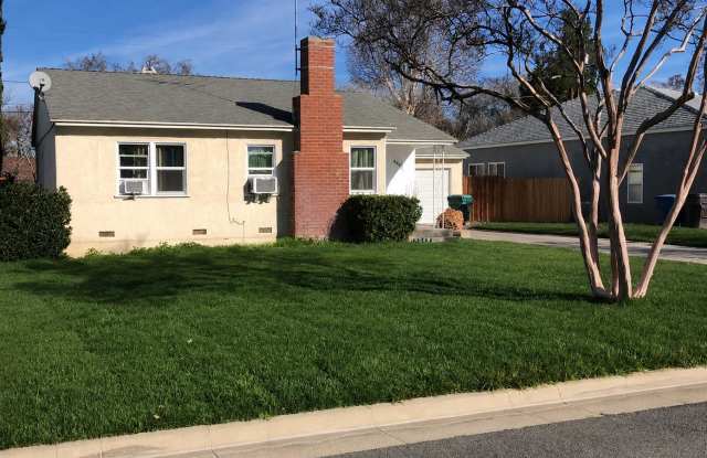 Charming Home in the well-established Riverside neighborhood! photos photos