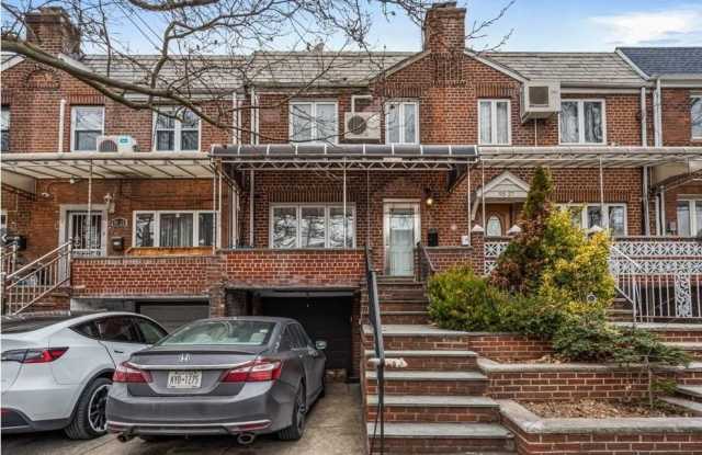 95-25 67 Avenue photos photos