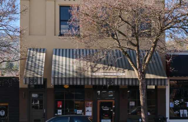 Furnished 2 Bdrm/2 Bath Condo in the Heart of Downtown Ashland! photos photos Furnished 2 Bdrm/2 Bath Condo in the Heart of Downtown Ashland! photos photos