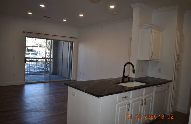 Beautiful Ground Floor Condo in Falling Water Condominiums!! photos photos