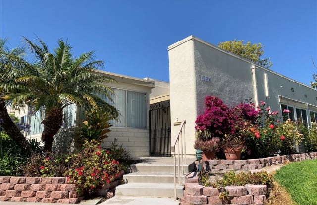 2159 Via Mariposa West Gallery 2
