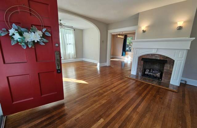 Cozy three bedroom home, updated kitchen, ample living space, pet friendly with fenced yard and off street parking Gallery 3