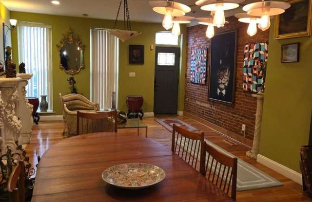 782 W HAMBURG ST Gallery 4