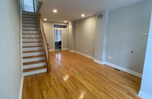 325 E 21ST Street - 325 East 21st Street, Baltimore, MD 21218