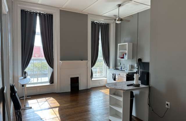 202 1/2 E. Broad STApt B Gallery 1