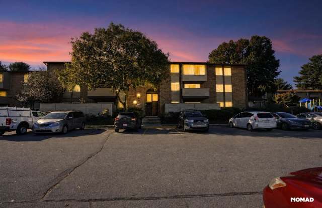 Charming 3BR Condo in Montgomery Village Gallery 1