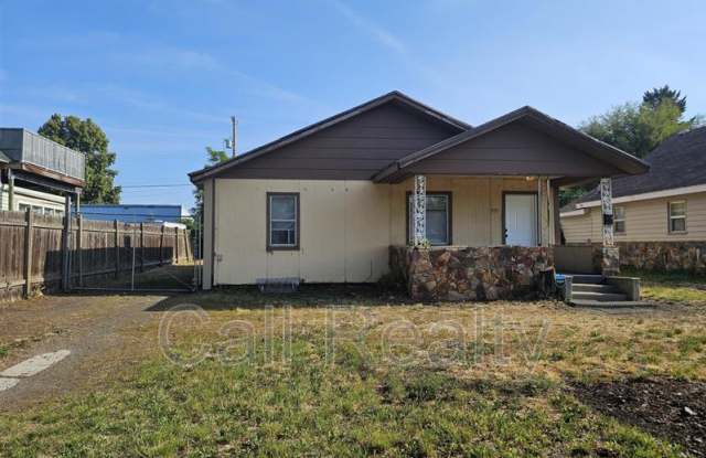 2721 E Rowan Ave photos photos
