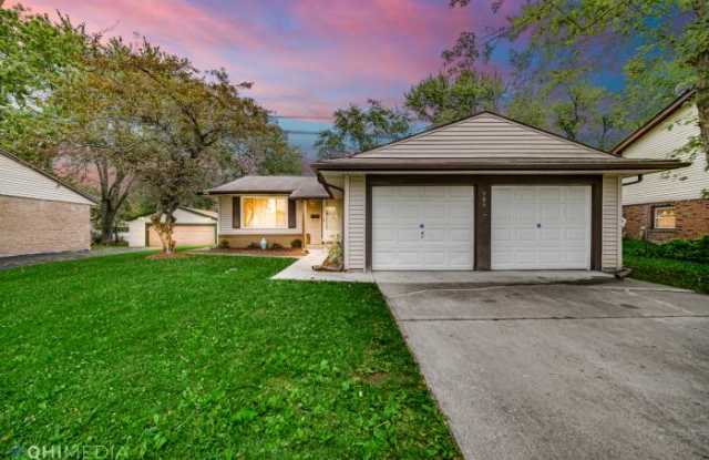 909 Blackhawk Drive - 909 Blackhawk Drive, University Park, IL 60484