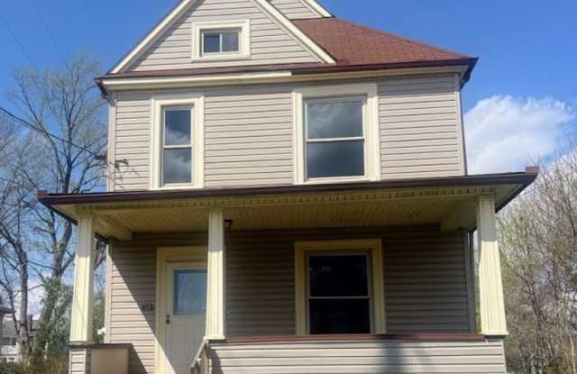 Spacious 4-Bedroom Home in North Canton – Prime Location photos photos