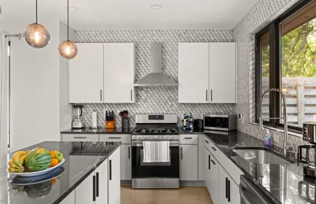 3610 Thompson St #1, Austin, Texas 78702 photos photos