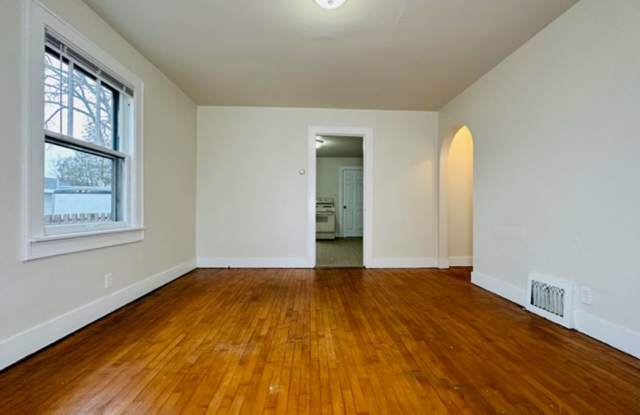 915 12th Ave Gallery 4