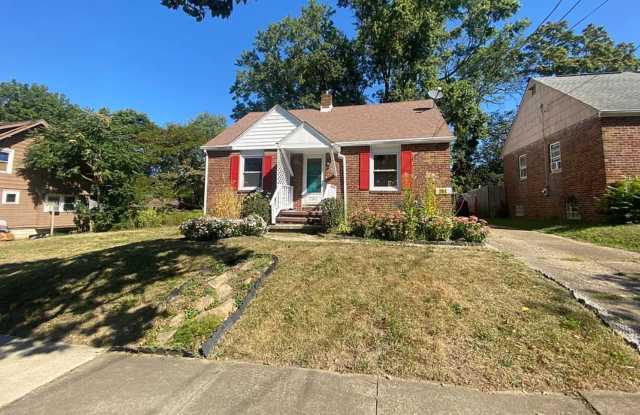 781 Saxon Ave, Akron – $900/month photos photos