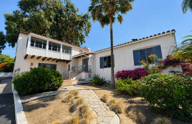 Gorgeous Ventura Home- Great Character, Private Pool, Private Setting Gallery 1