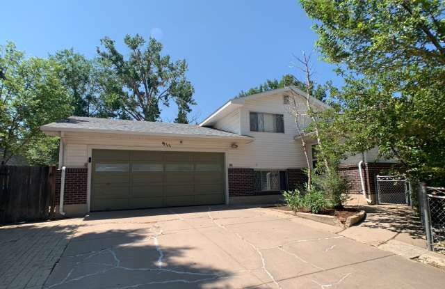 911 Holland Park Blvd photos photos