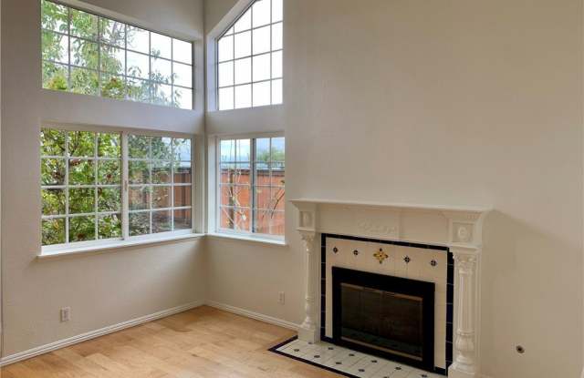 21141 Skylark Drive Gallery 4