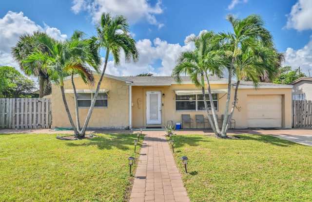 131 W 25th Street - 131 West 25th Street, Riviera Beach, FL 33404