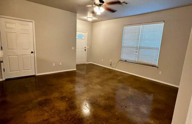 3br 2ba duplex with 2 car garage! Gallery 3