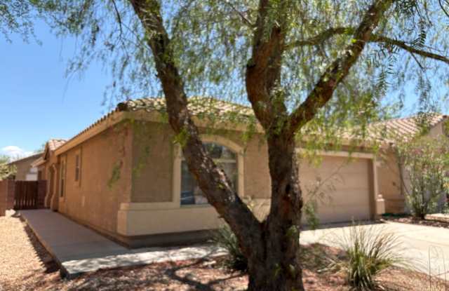 4 bedroom two bath close to Cienega High School Vail Schools photos photos