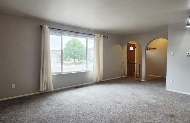 250 Dolomite Drive Gallery 3